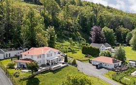Hills Cottage